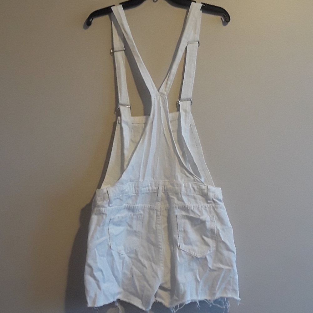 Overall white distressed shorts - Picture 7 of 8